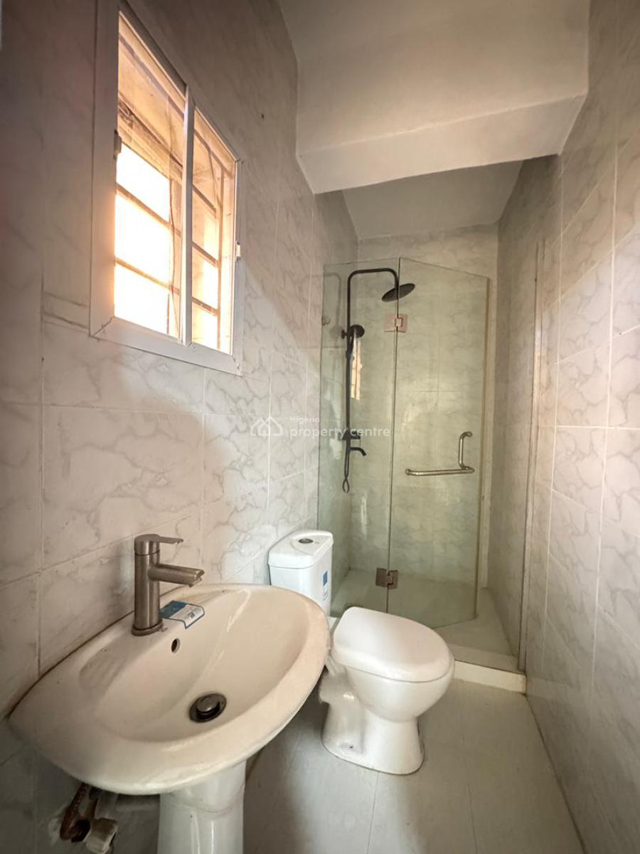 2 Bedrooms All Ensuite Apartment, Orchid Road, Lekki, Lagos, Flat / Apartment for Sale