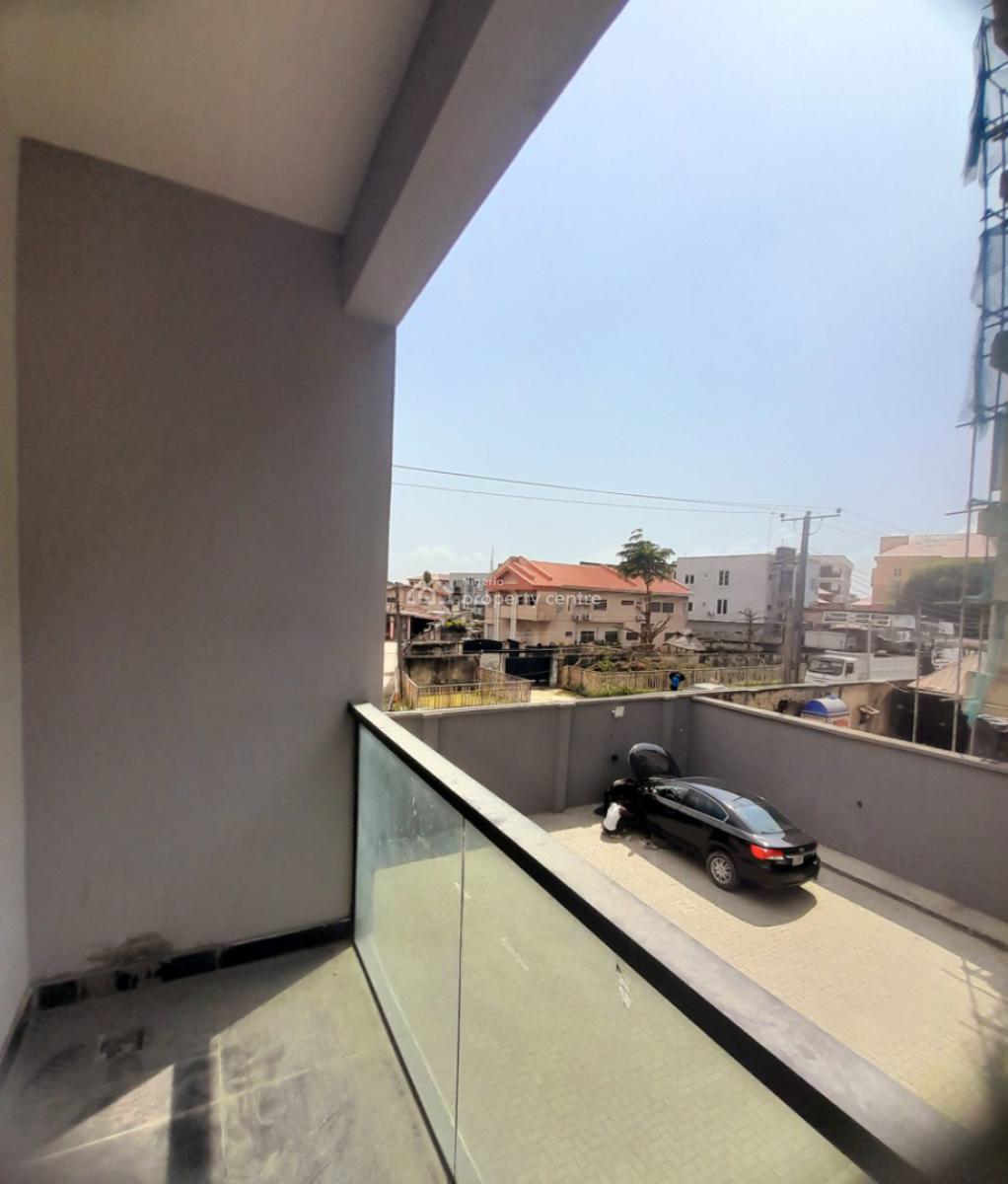 4-bedroom Maisonette with Bq  Along Spg Road, Igbo-efon, Lekki, L, Spg Road, Igbo-efon, Lekki, Lagos, Terraced Duplex for Sale