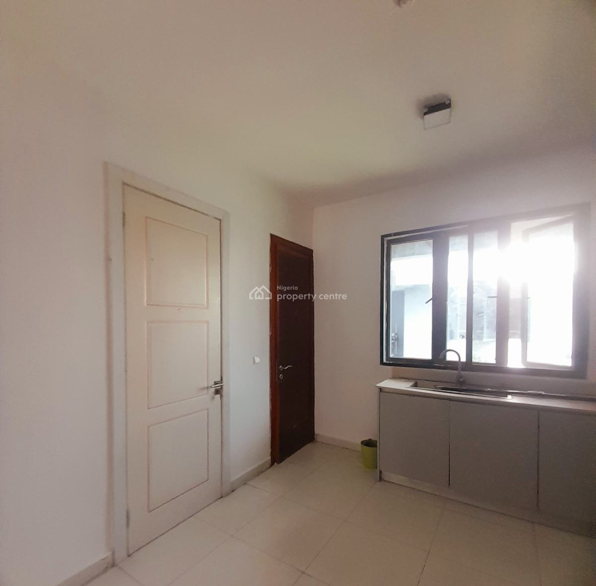 4-bedroom Maisonette with Bq  Along Spg Road, Igbo-efon, Lekki, L, Spg Road, Igbo-efon, Lekki, Lagos, Terraced Duplex for Sale