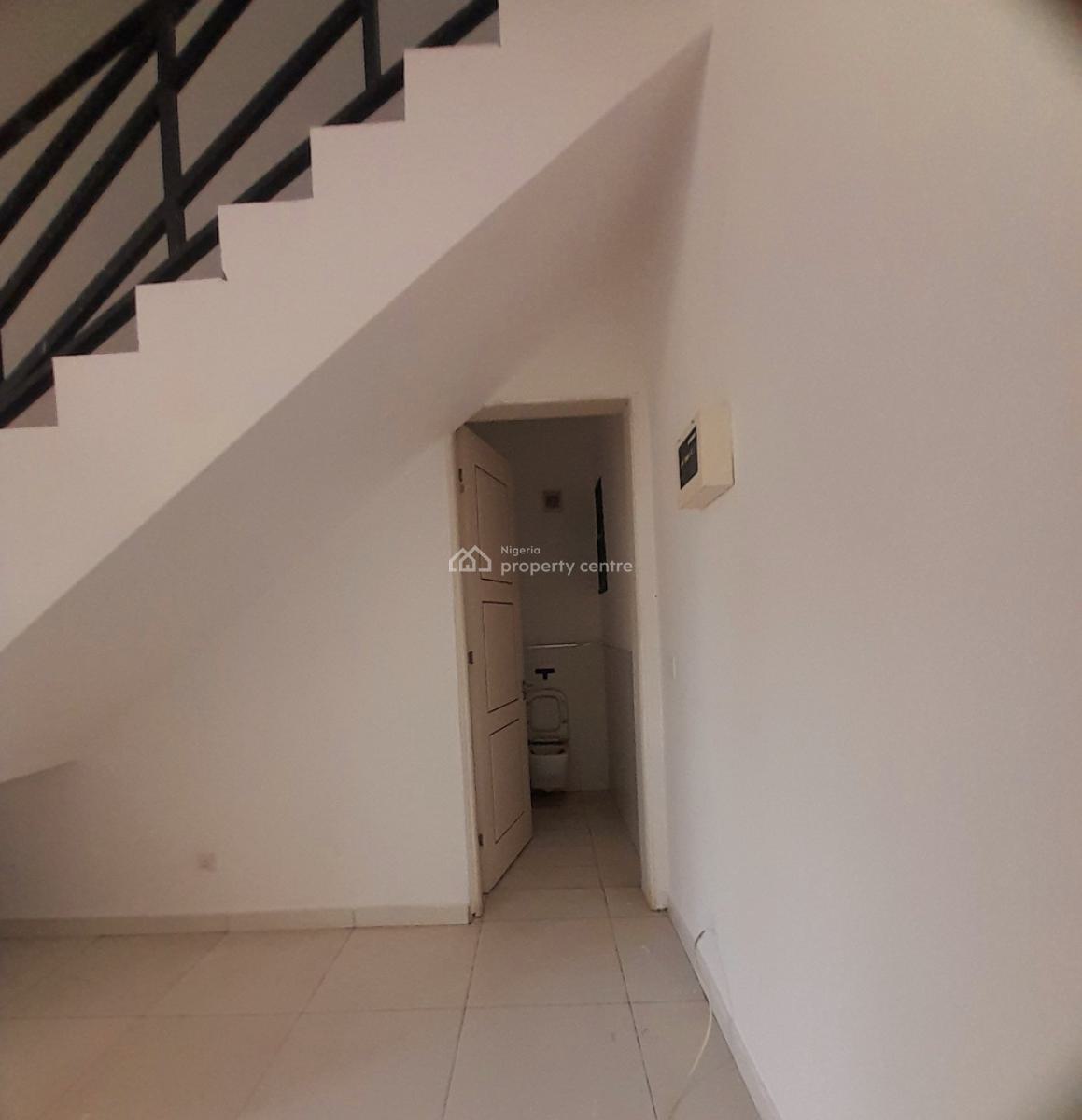 4-bedroom Maisonette with Bq  Along Spg Road, Igbo-efon, Lekki, L, Spg Road, Igbo-efon, Lekki, Lagos, Terraced Duplex for Sale