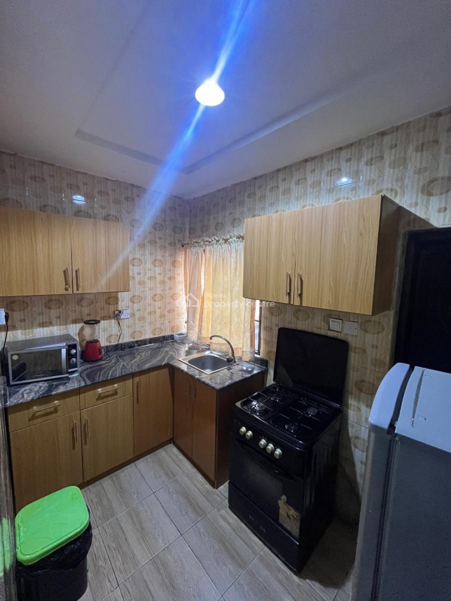Cute Two Bedroom Apartment in a Secured Neighborhood, Magodo Estate, Gra Phase 2, Magodo, Lagos, Flat / Apartment Short Let
