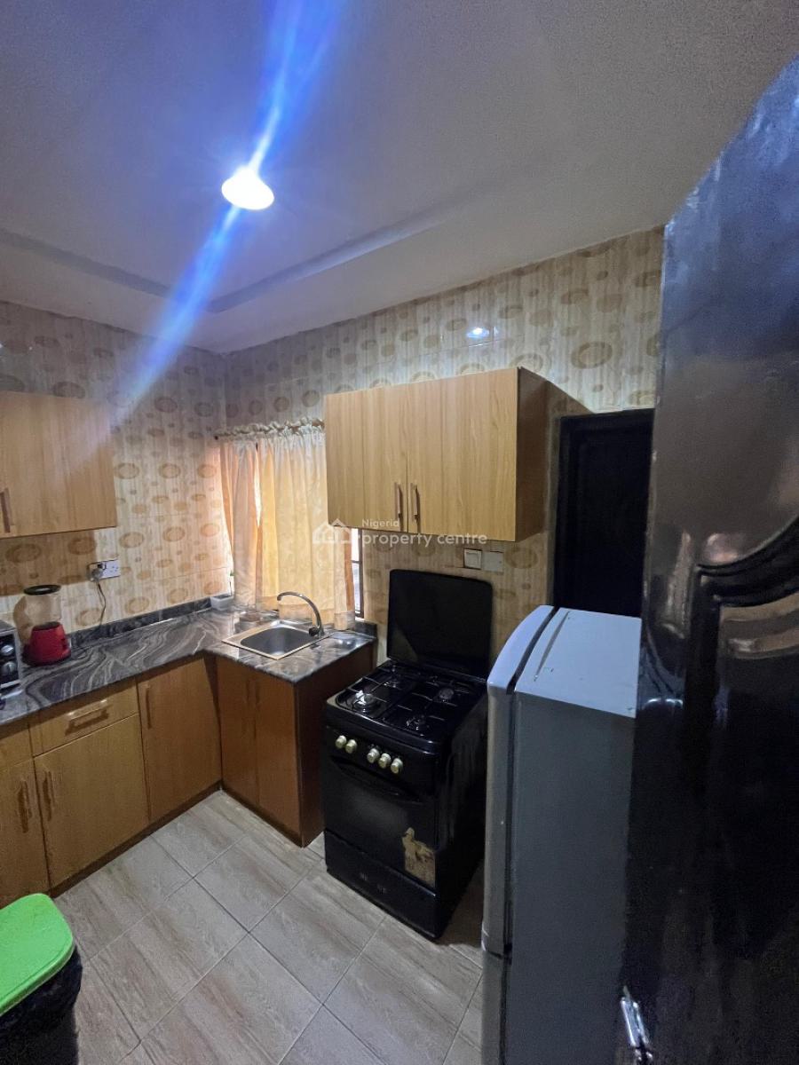 Cute Two Bedroom Apartment in a Secured Neighborhood, Magodo Estate, Gra Phase 2, Magodo, Lagos, Flat / Apartment Short Let