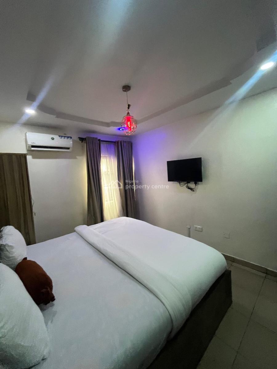 Cute Two Bedroom Apartment in a Secured Neighborhood, Magodo Estate, Gra Phase 2, Magodo, Lagos, Flat / Apartment Short Let