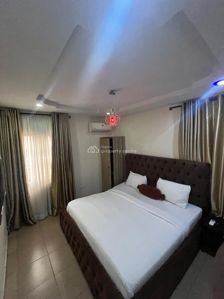 Cute Two Bedroom Apartment in a Secured Neighborhood, Magodo Estate, Gra Phase 2, Magodo, Lagos, Flat / Apartment Short Let