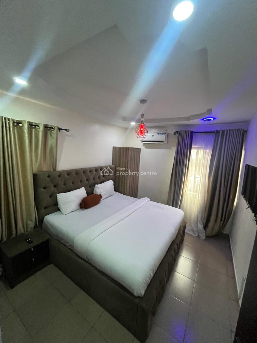 Cute Two Bedroom Apartment in a Secured Neighborhood, Magodo Estate, Gra Phase 2, Magodo, Lagos, Flat / Apartment Short Let