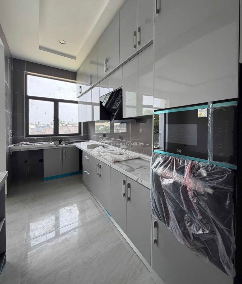 4-bedroom Terrace Apartment, Lekki, Lagos, Flat / Apartment for Rent