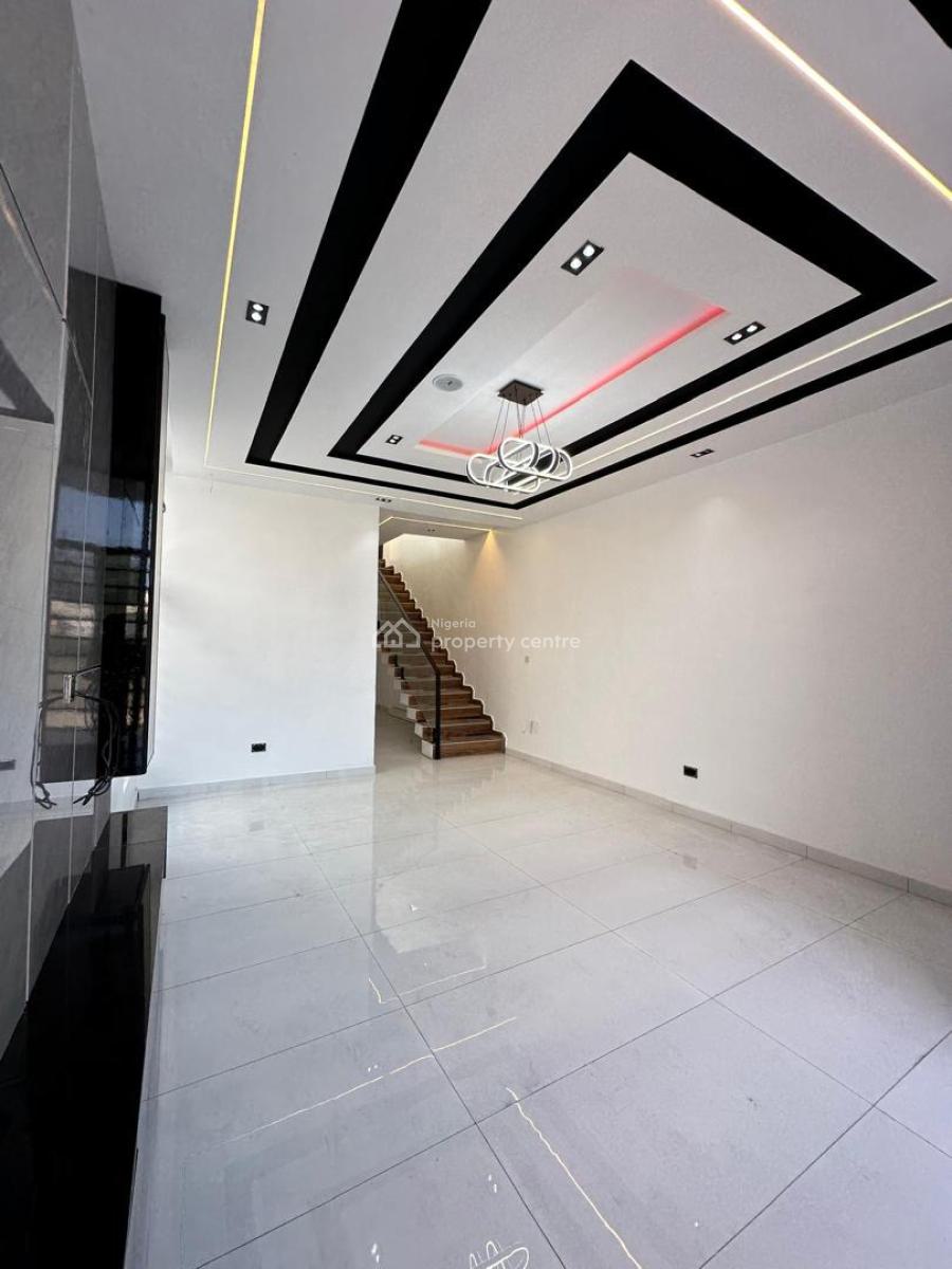 Distress 4 Bedroom Semi Detached Duplex & Bq, Ikota, Lekki, Lagos, Semi-detached Duplex for Sale