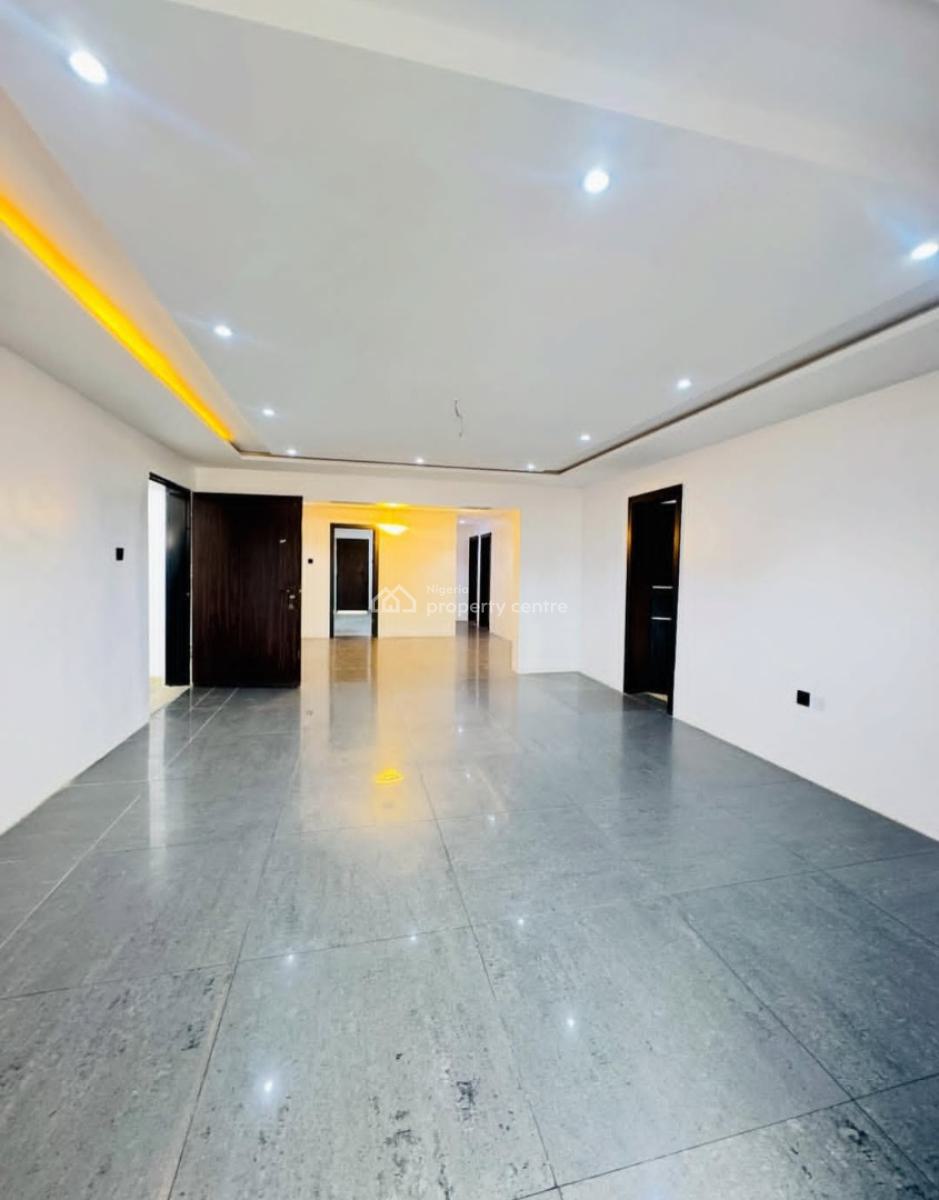 Spacious Massive Lurxy 3bedroom Flat with Bq, Off Admiraty Wey Lekki Phase One Lagos, Lekki Phase 1, Lekki, Lagos, Block of Flats for Sale