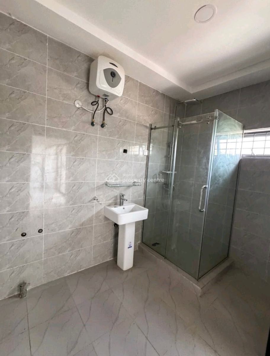 Luxury Living at Its Best in Guzape! Newly Built 4-bedroom Terrace Dup, Guzape District, Abuja, House for Sale