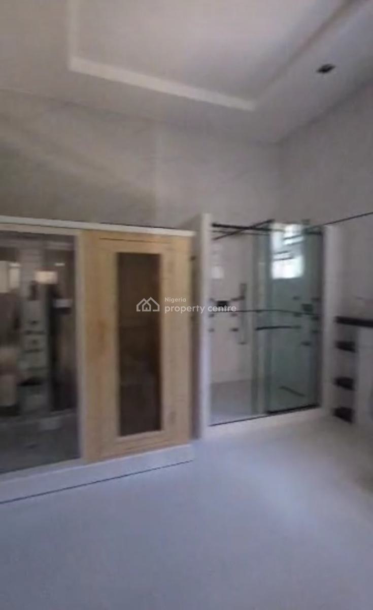 10 Bedrooms. with 25 Car Park 4 Sitting Room.  4bq., Maitama District, Abuja, Detached Duplex for Sale