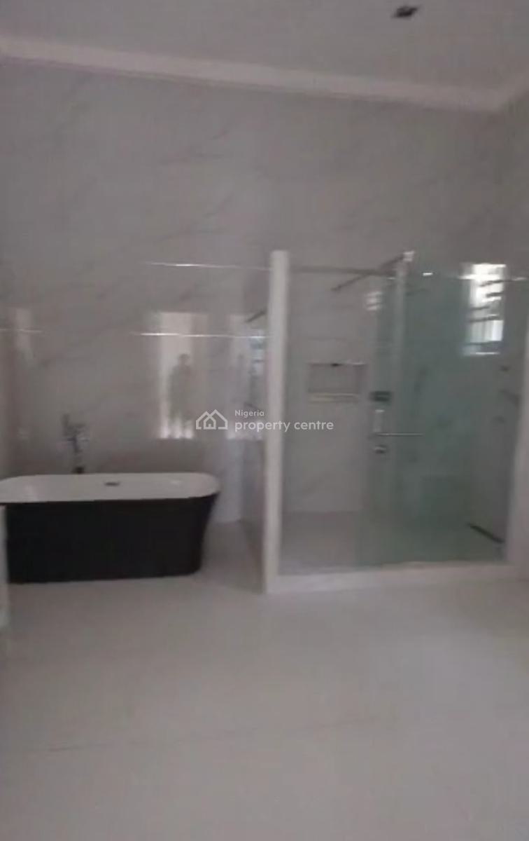 10 Bedrooms. with 25 Car Park 4 Sitting Room.  4bq., Maitama District, Abuja, Detached Duplex for Sale