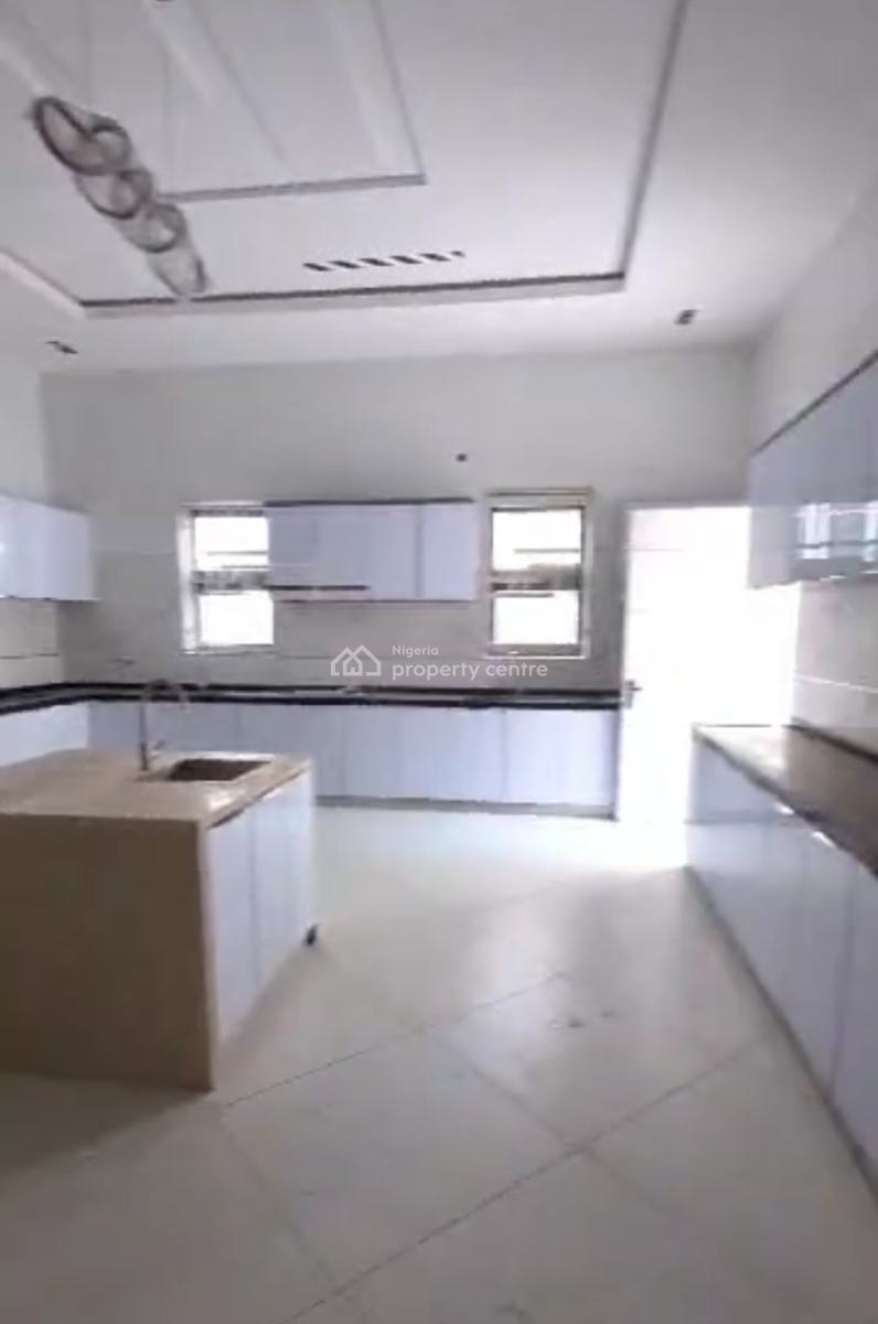 10 Bedrooms. with 25 Car Park 4 Sitting Room.  4bq., Maitama District, Abuja, Detached Duplex for Sale