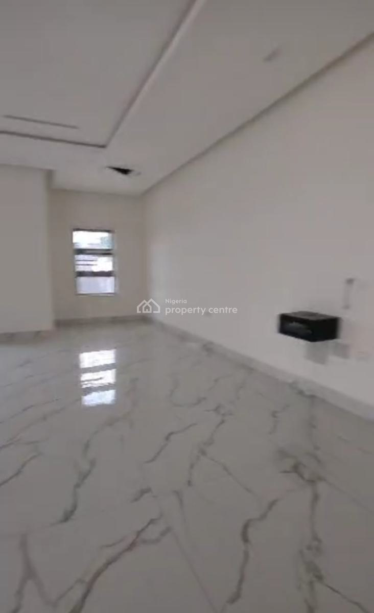 10 Bedrooms. with 25 Car Park 4 Sitting Room.  4bq., Maitama District, Abuja, Detached Duplex for Sale