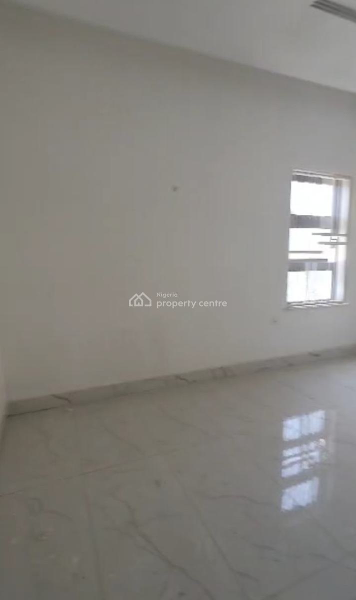 10 Bedrooms. with 25 Car Park 4 Sitting Room.  4bq., Maitama District, Abuja, Detached Duplex for Sale