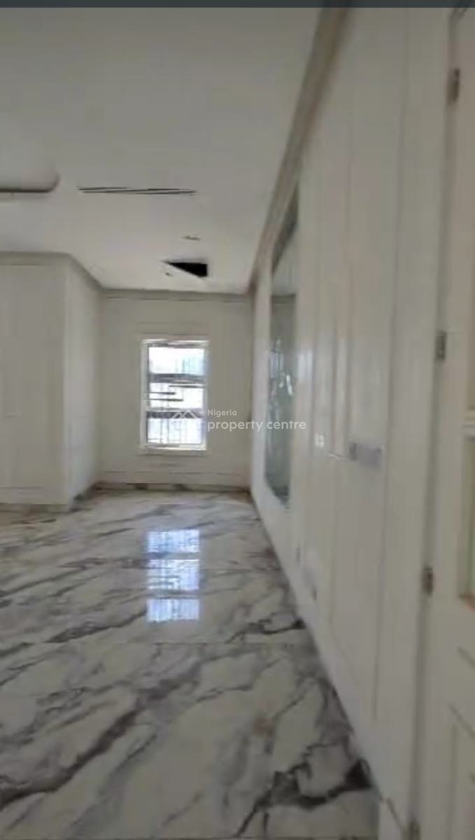 10 Bedrooms. with 25 Car Park 4 Sitting Room.  4bq., Maitama District, Abuja, Detached Duplex for Sale