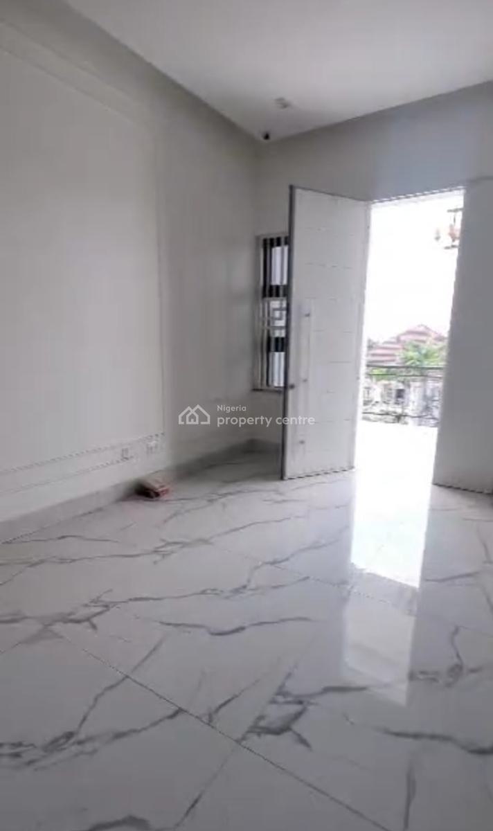 10 Bedrooms. with 25 Car Park 4 Sitting Room.  4bq., Maitama District, Abuja, Detached Duplex for Sale