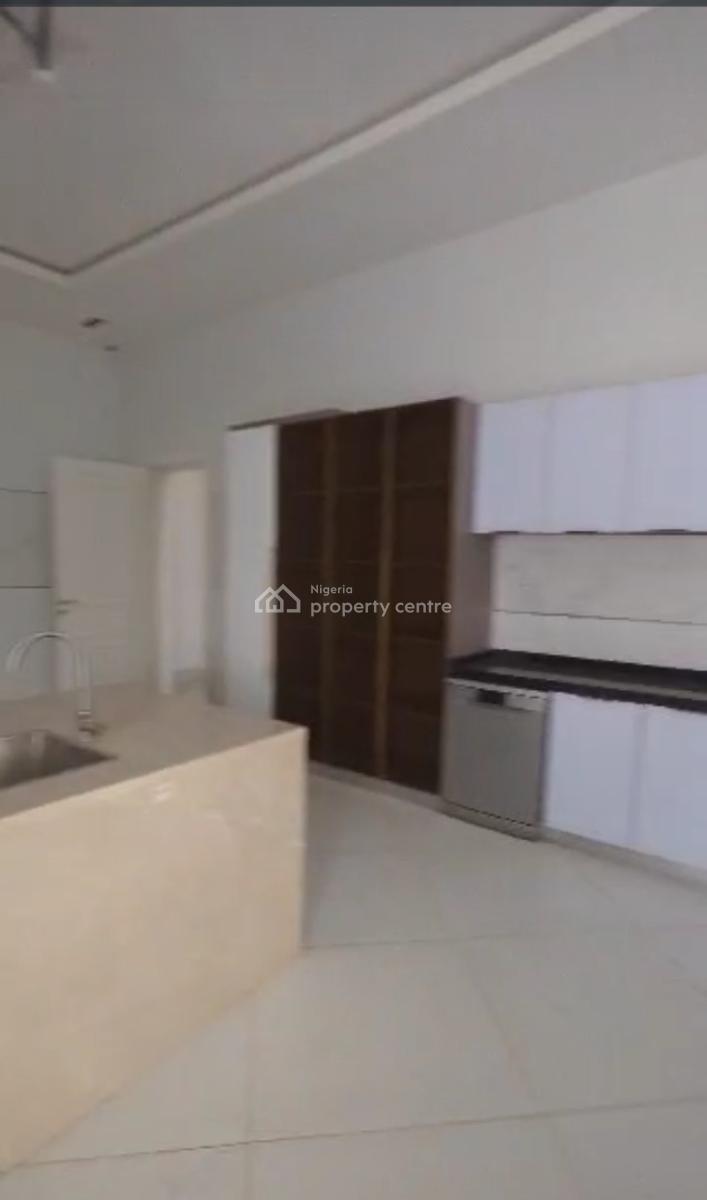 10 Bedrooms. with 25 Car Park 4 Sitting Room.  4bq., Maitama District, Abuja, Detached Duplex for Sale