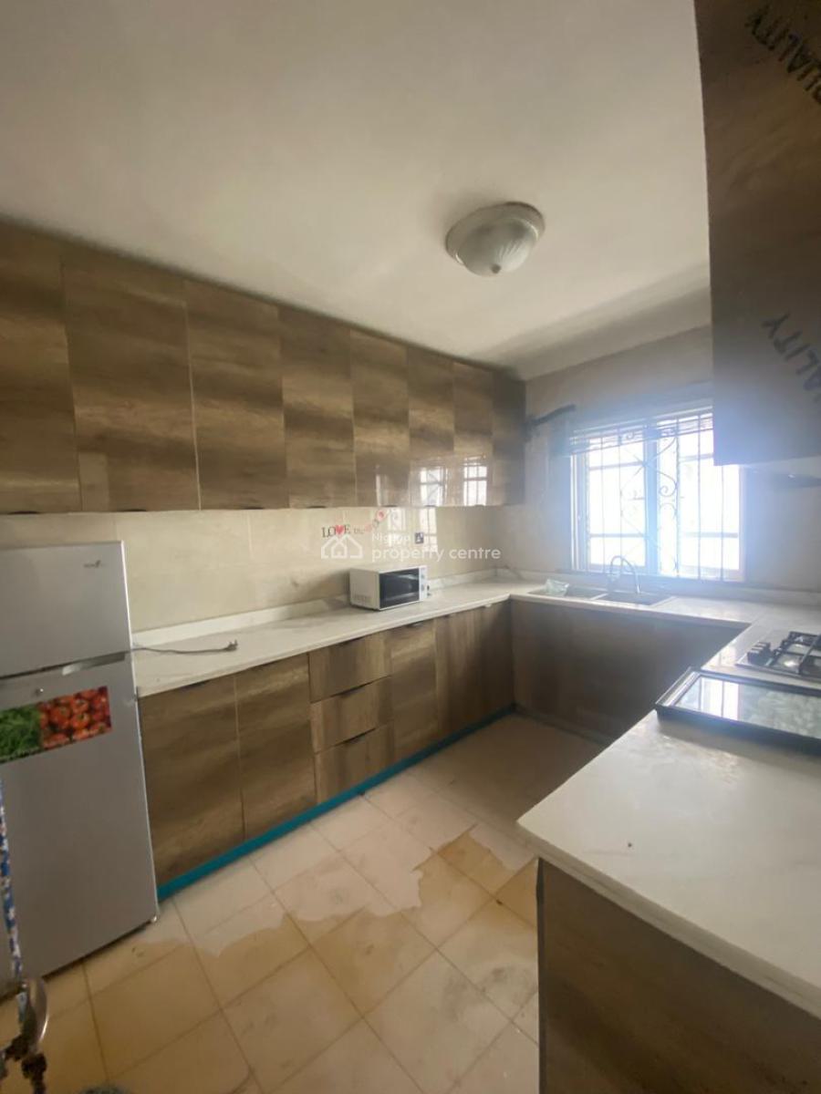 Serviced Partly Furnished 2 Bedroom Apartment, Lekki Phase 1, Lekki, Lagos, Flat / Apartment for Rent