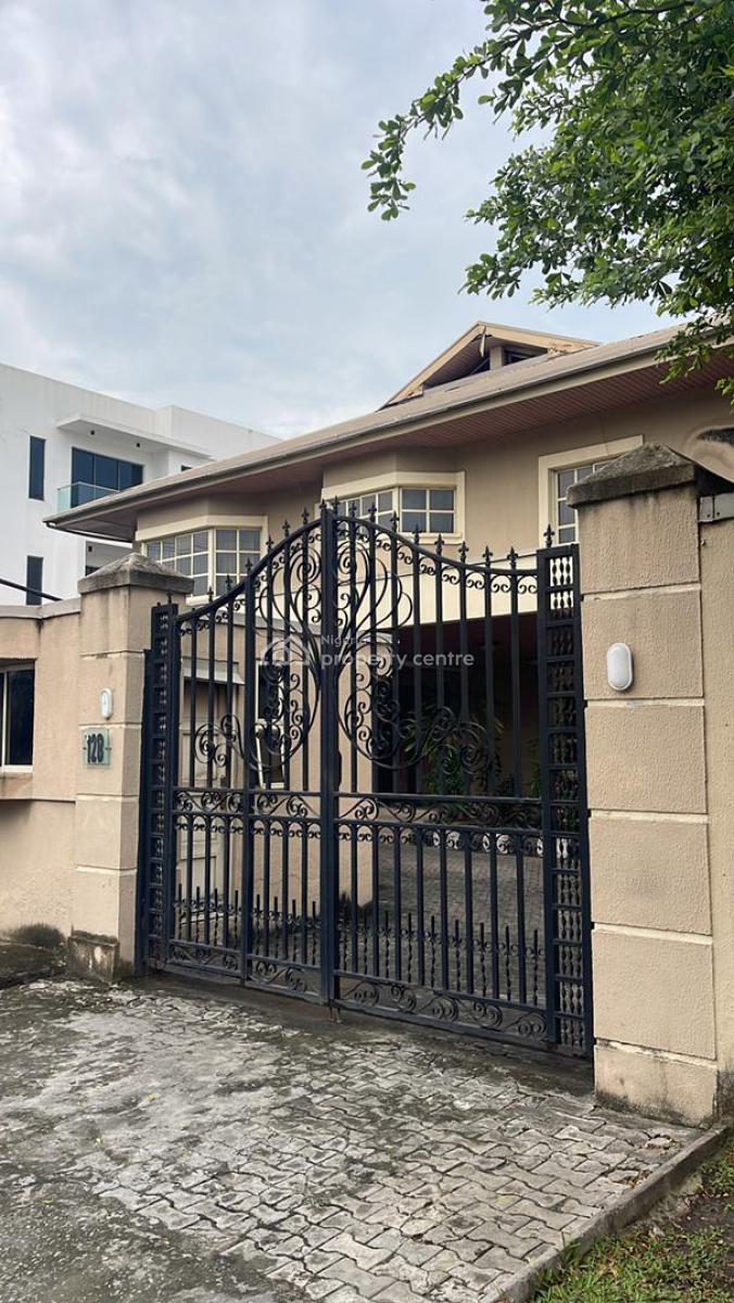 Well Maintained Ensuit 3 Bedroom Spacious Apt with Bq, Phase1 Proper, Lekki Phase 1, Lekki, Lagos, Flat / Apartment for Rent