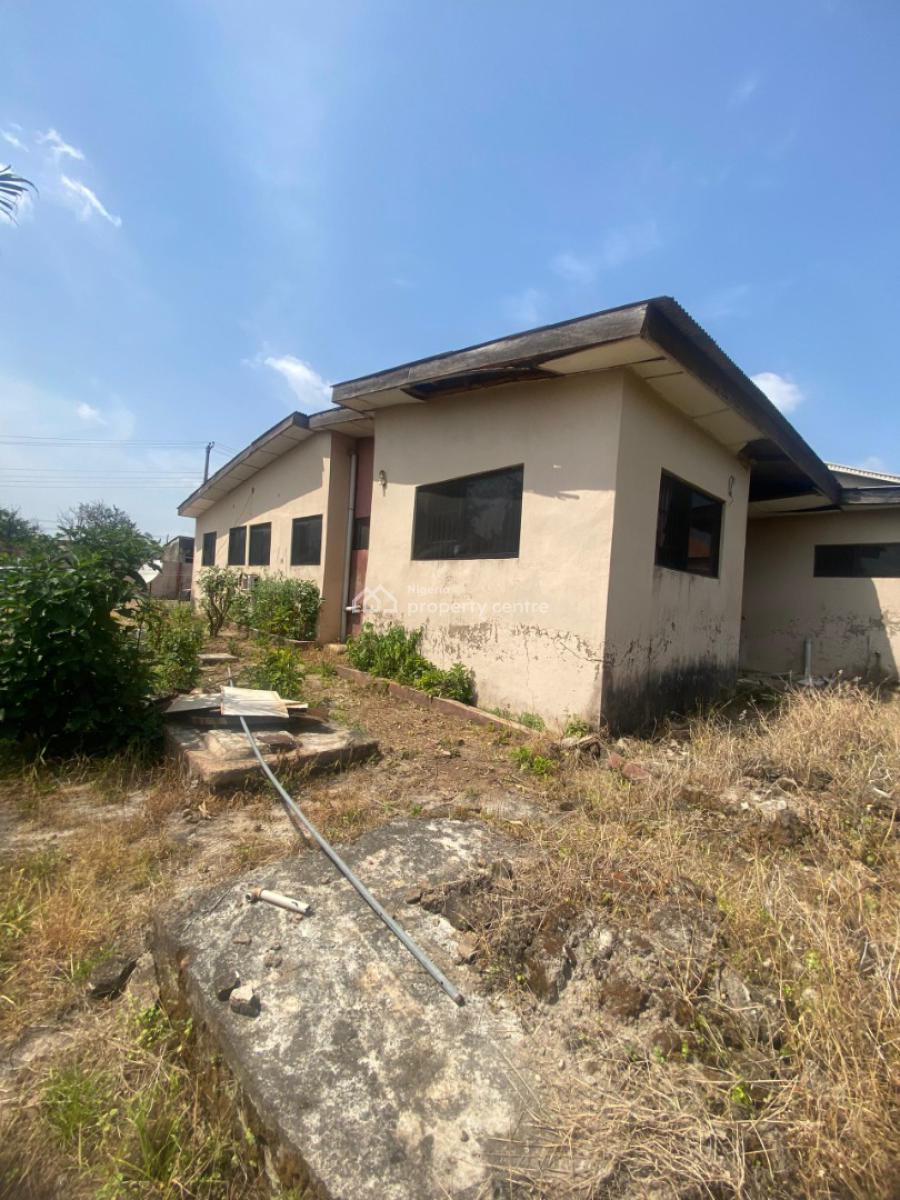 5 Bedroom Bungalow on 1 and a Half Plot of Land, Ijapo Extension Akure, Akure, Ondo, Detached Bungalow for Sale