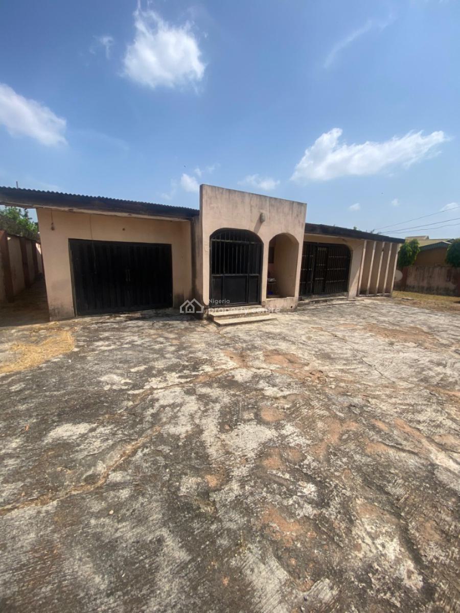 5 Bedroom Bungalow on 1 and a Half Plot of Land, Ijapo Extension Akure, Akure, Ondo, Detached Bungalow for Sale