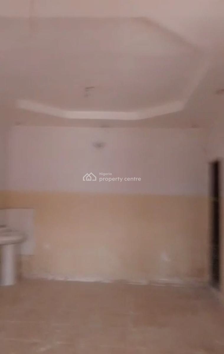 Just Out   Executive Super N Standard 2 Bedroom with 2tb , Downstair, Off Morocco of Yaba, Alagomeji, Yaba, Lagos, Flat / Apartment for Rent