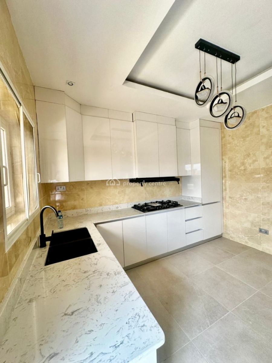 Serviced 2 Bedroom Flat with Fitted Kitchen, Parkview, Ikoyi, Lagos, Flat / Apartment for Rent