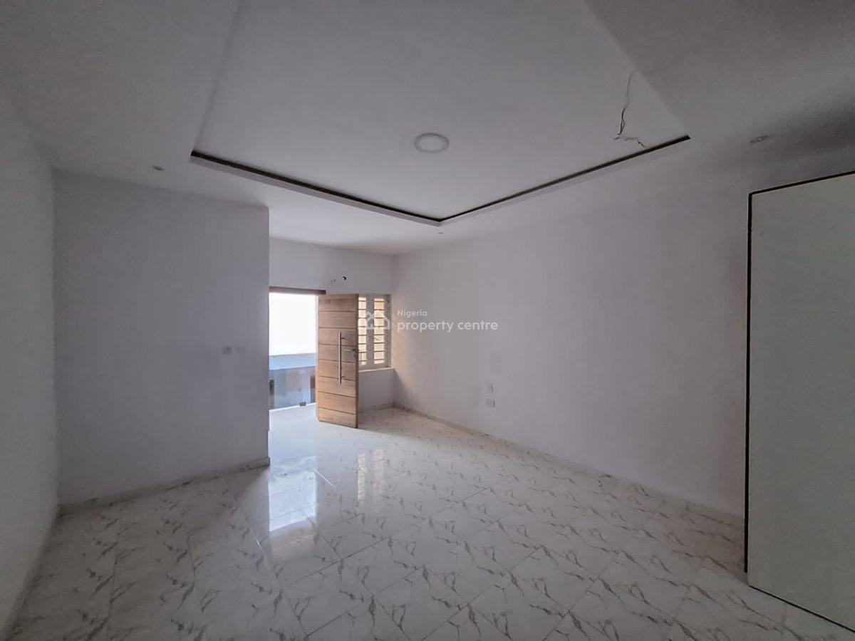 Distress 4 Bedroom Terrace Duplex, Bq Real Value Your Money Can Buy, Ikota, Lekki, Lagos, Terraced Duplex for Sale