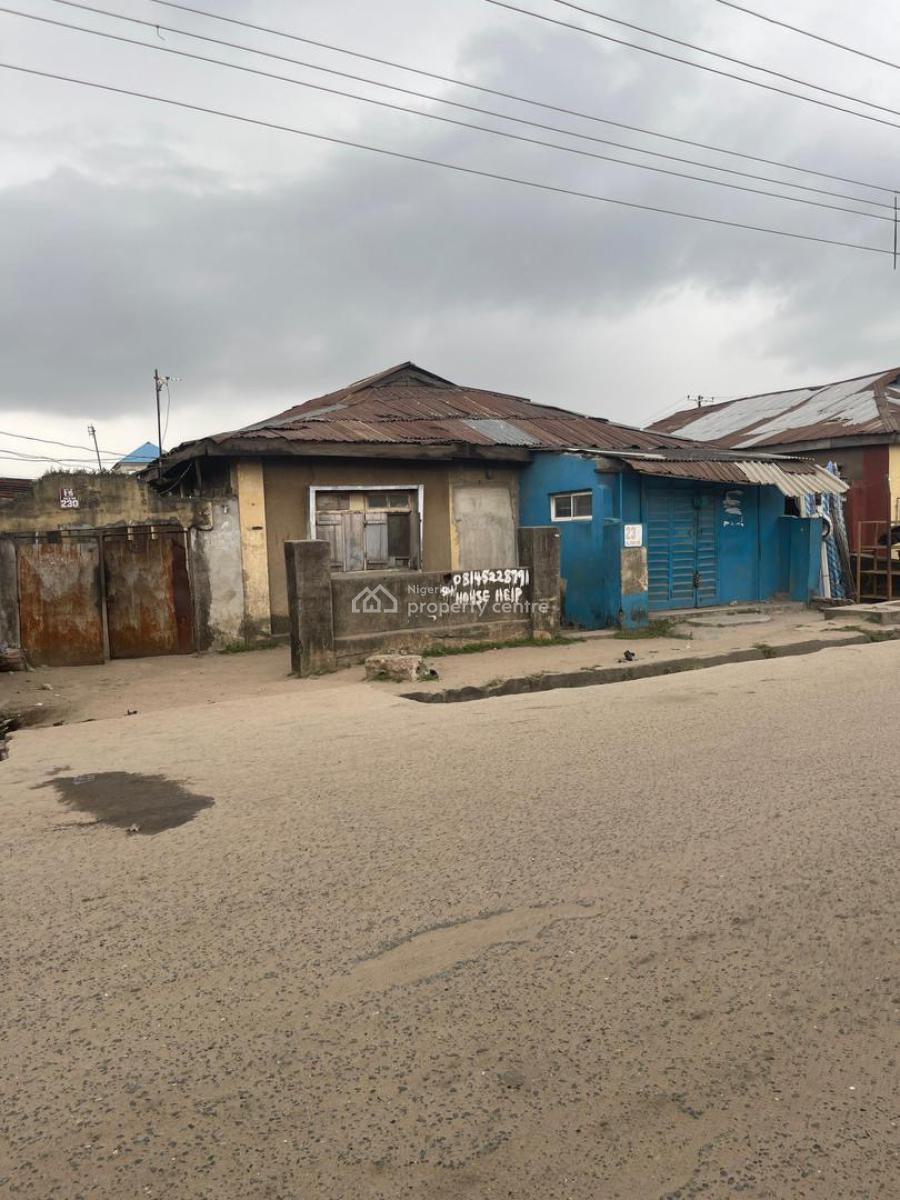 Old Building Suitable for Redevelopment, Itire, Mushin, Lagos, Detached Bungalow for Sale