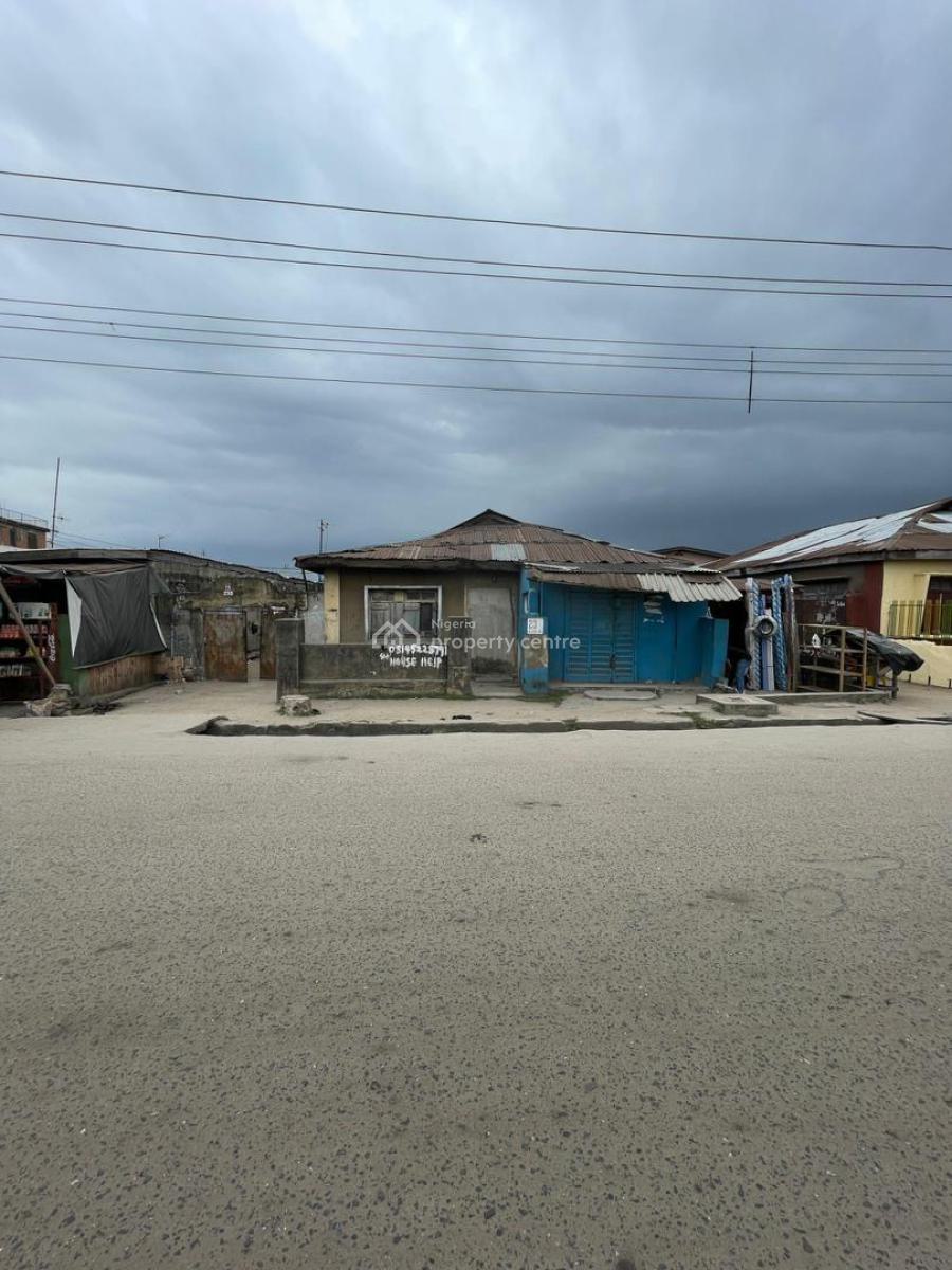 Old Building Suitable for Redevelopment, Itire, Mushin, Lagos, Detached Bungalow for Sale