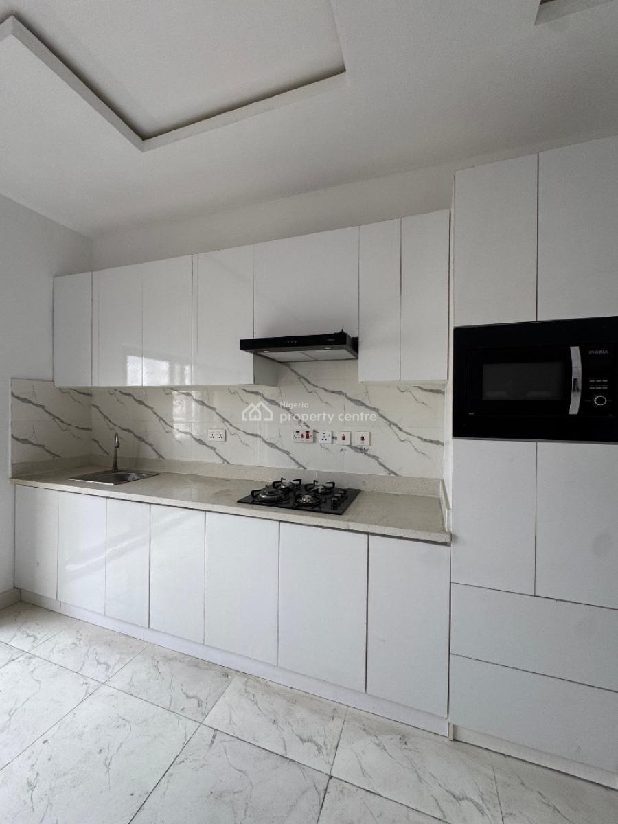 Spacious  2 Bedroom Apartments with Gym, Elevator, Central Gas System, Lekki Phase 1, Lekki, Lagos, Flat / Apartment for Sale