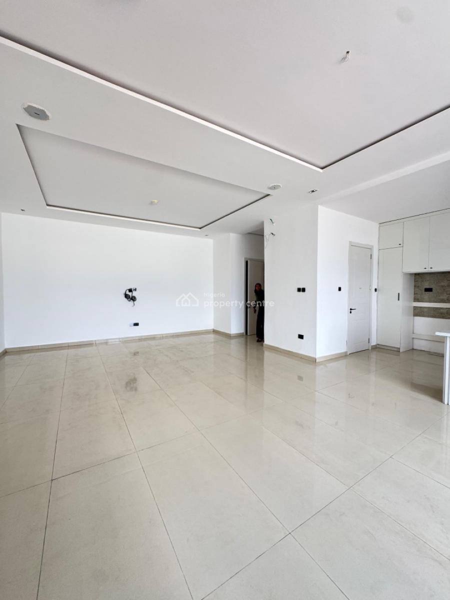 Spacious  3  Bedroom Apartment with Pool, Gym and Reception, Lekki Phase 1, Lekki, Lagos, Flat / Apartment for Sale