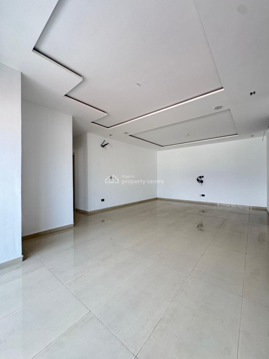 Spacious  3  Bedroom Apartment with Pool, Gym and Reception, Lekki Phase 1, Lekki, Lagos, Flat / Apartment for Sale