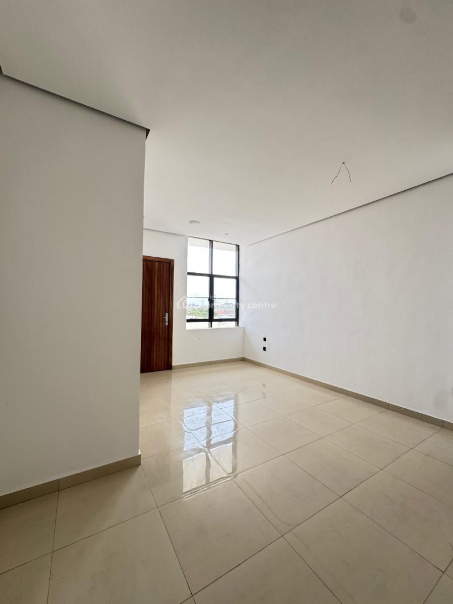 Spacious  3  Bedroom Apartment with Pool, Gym and Reception, Lekki Phase 1, Lekki, Lagos, Flat / Apartment for Sale