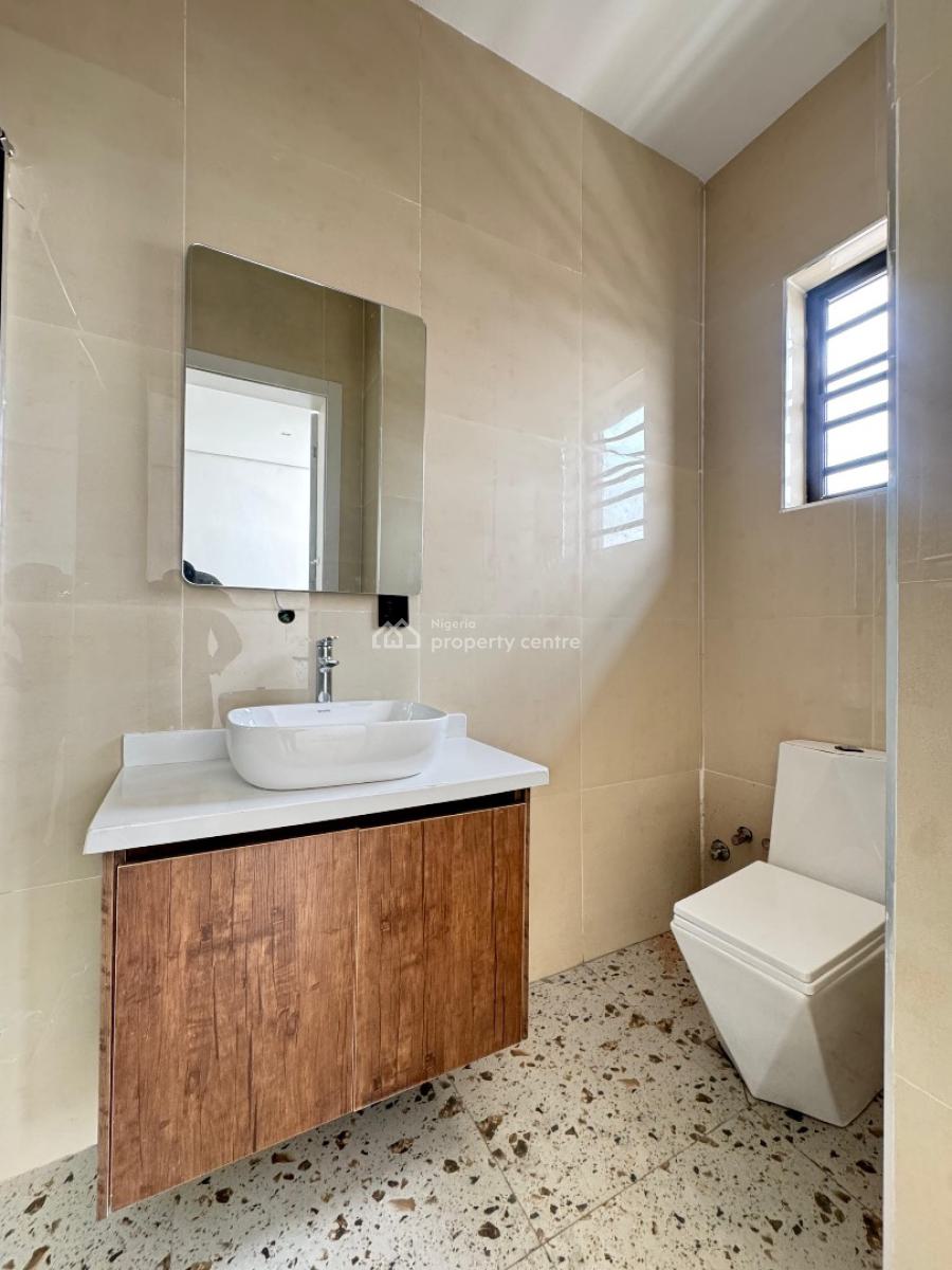 Spacious  3  Bedroom Apartment with Pool, Gym and Reception, Lekki Phase 1, Lekki, Lagos, Flat / Apartment for Sale