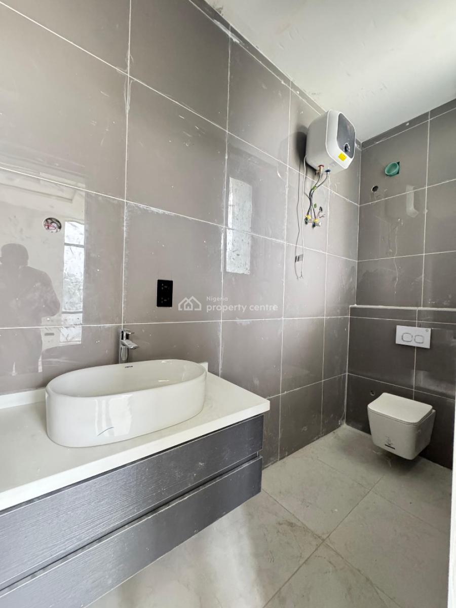 Spacious 2 Bedroom Apartments with Pool and Gym, Lekki Phase 1, Lekki, Lagos, Flat / Apartment for Sale