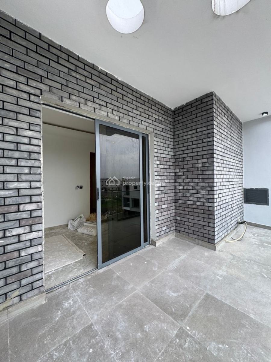 Spacious 2 Bedroom Maisonette in a Well Secure Location, Lekki Phase 1, Lekki, Lagos, Flat / Apartment for Sale