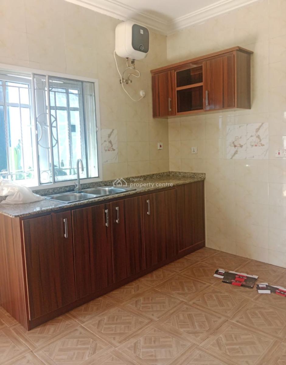 a Clean and Spacious Two (2) Bedroom Flat, Shelter Afrique Estate, Uyo, Akwa Ibom, House for Rent