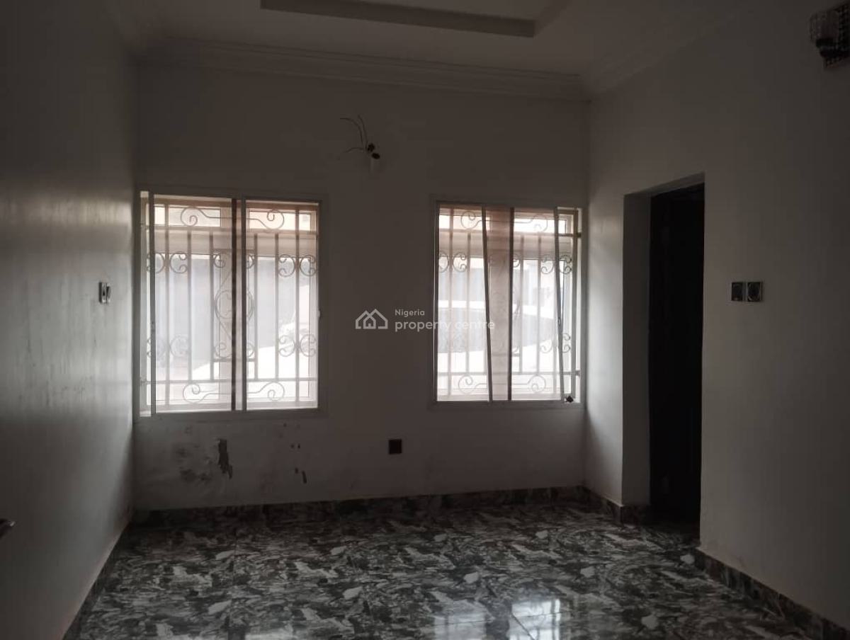 Well Built 4bedroom Duplex with 2living-rooom, Serviced with with Gen., Jahi, Abuja, Terraced Duplex for Rent