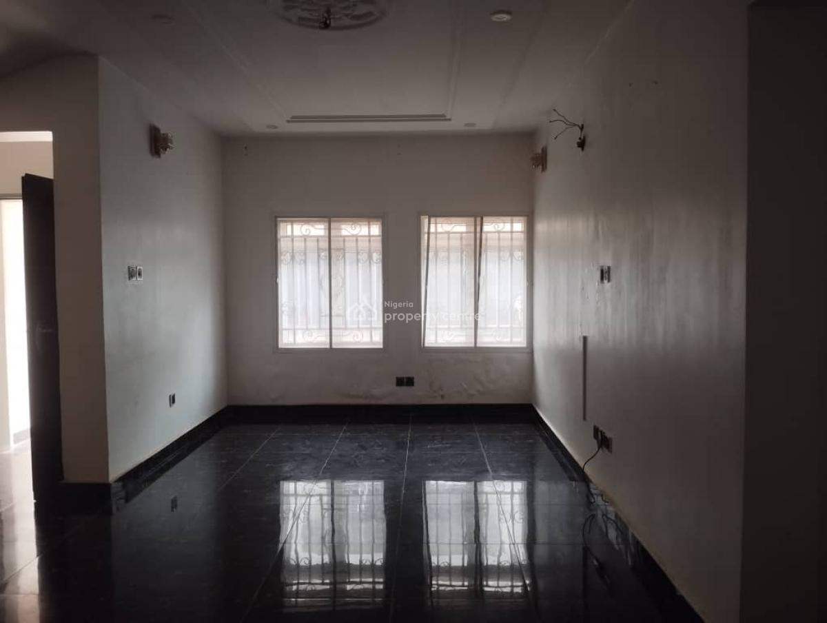 Well Built 4bedroom Duplex with 2living-rooom, Serviced with with Gen., Jahi, Abuja, Terraced Duplex for Rent