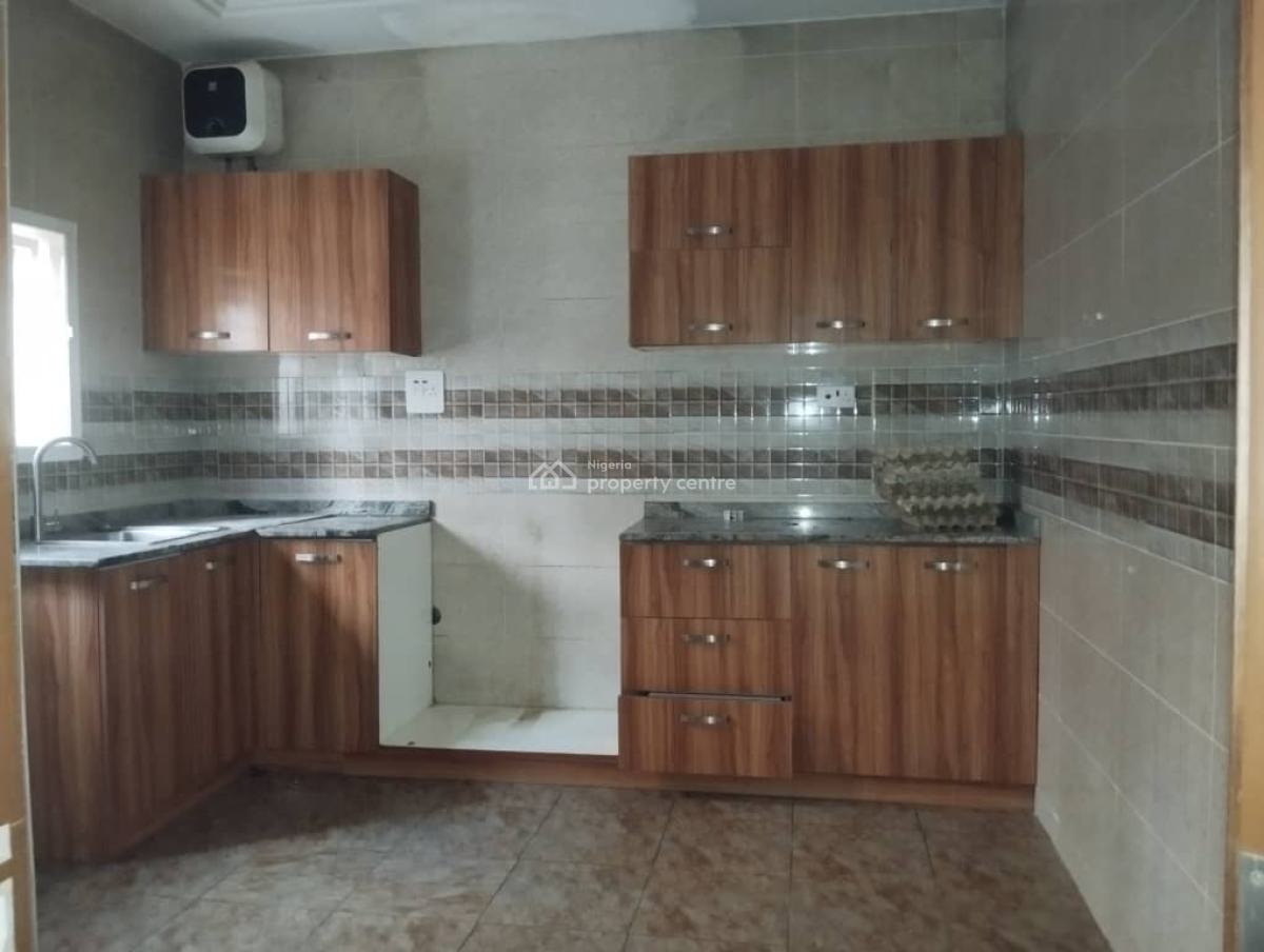 Well Built 4bedroom Duplex with 2living-rooom, Serviced with with Gen., Jahi, Abuja, Terraced Duplex for Rent