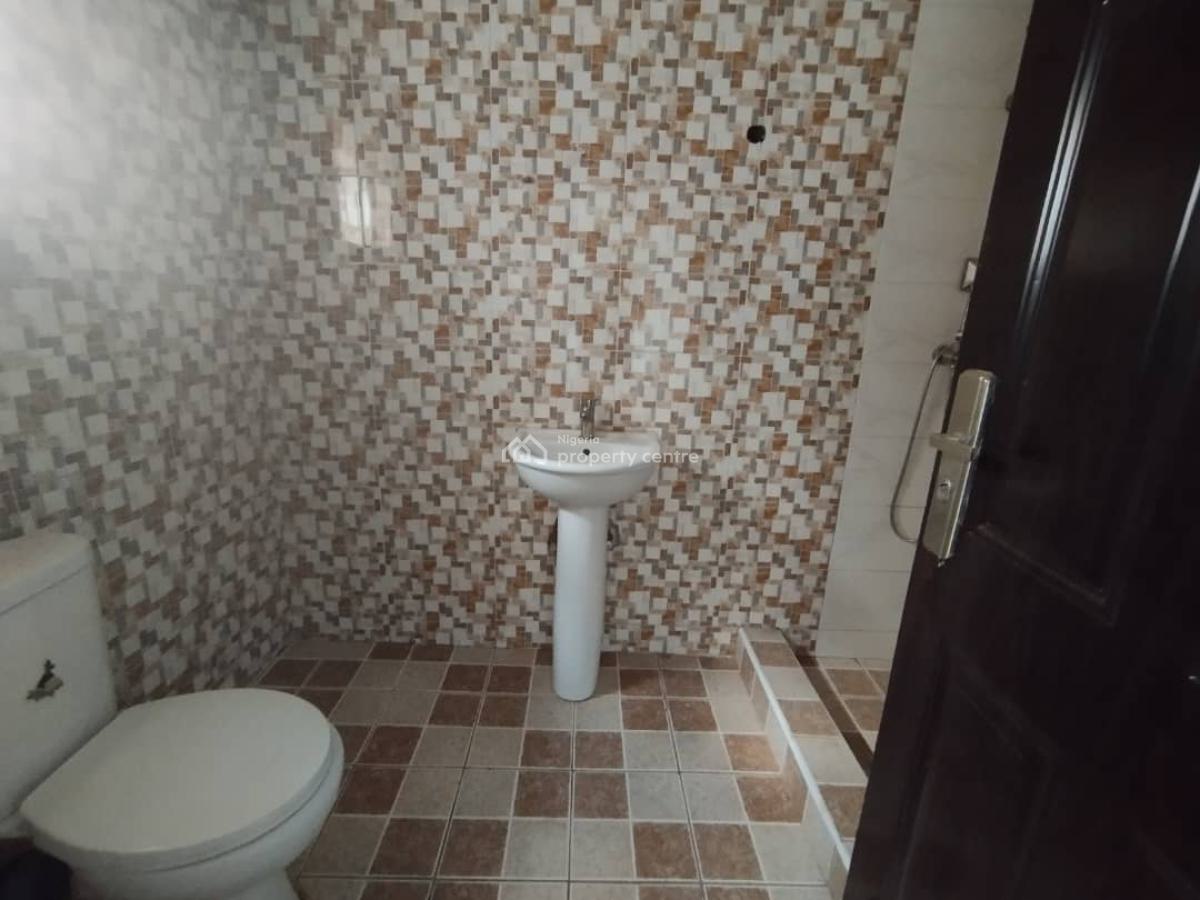 Well Built 4bedroom Duplex with 2living-rooom, Serviced with with Gen., Jahi, Abuja, Terraced Duplex for Rent