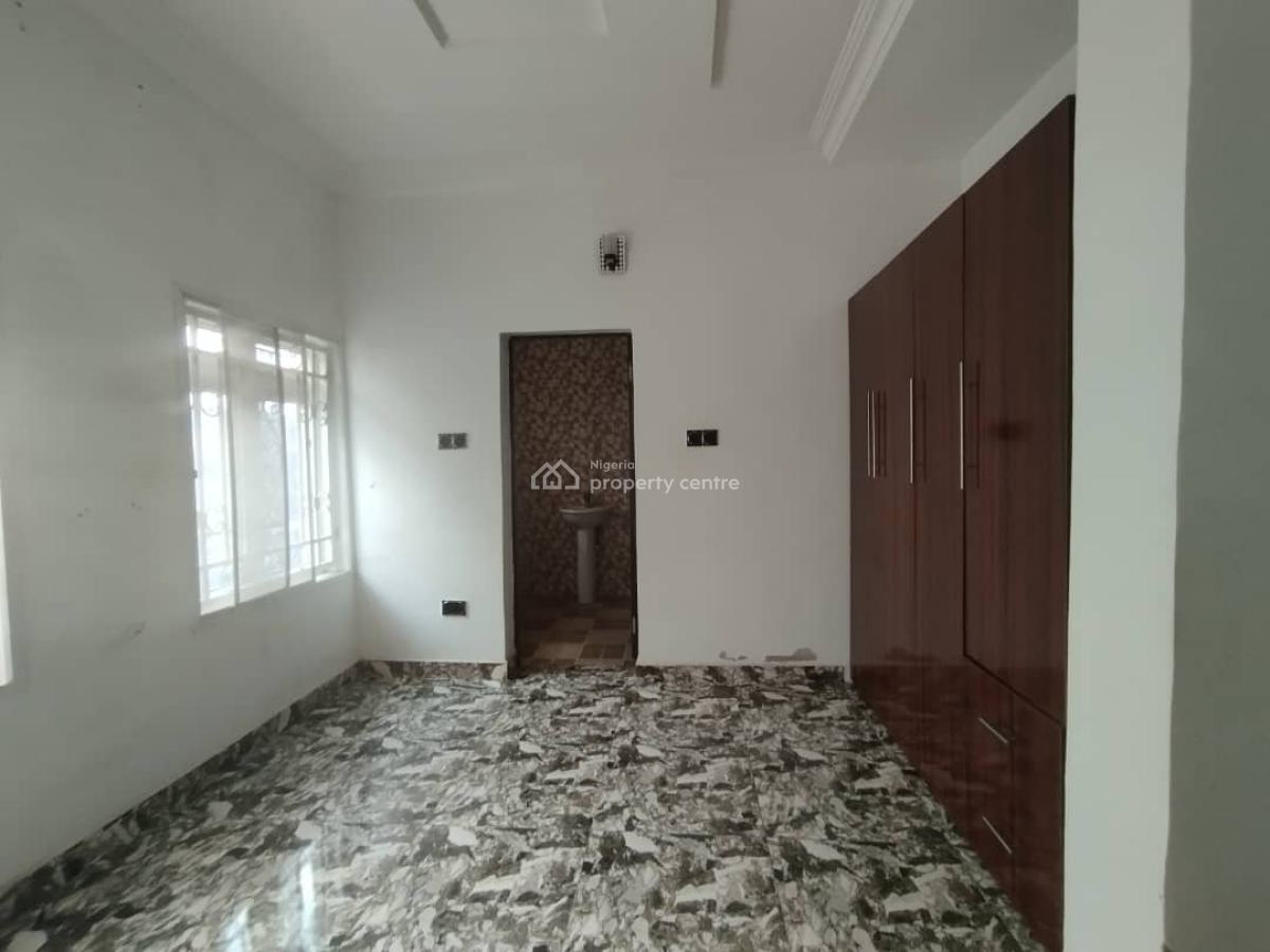 Well Built 4bedroom Duplex with 2living-rooom, Serviced with with Gen., Jahi, Abuja, Terraced Duplex for Rent