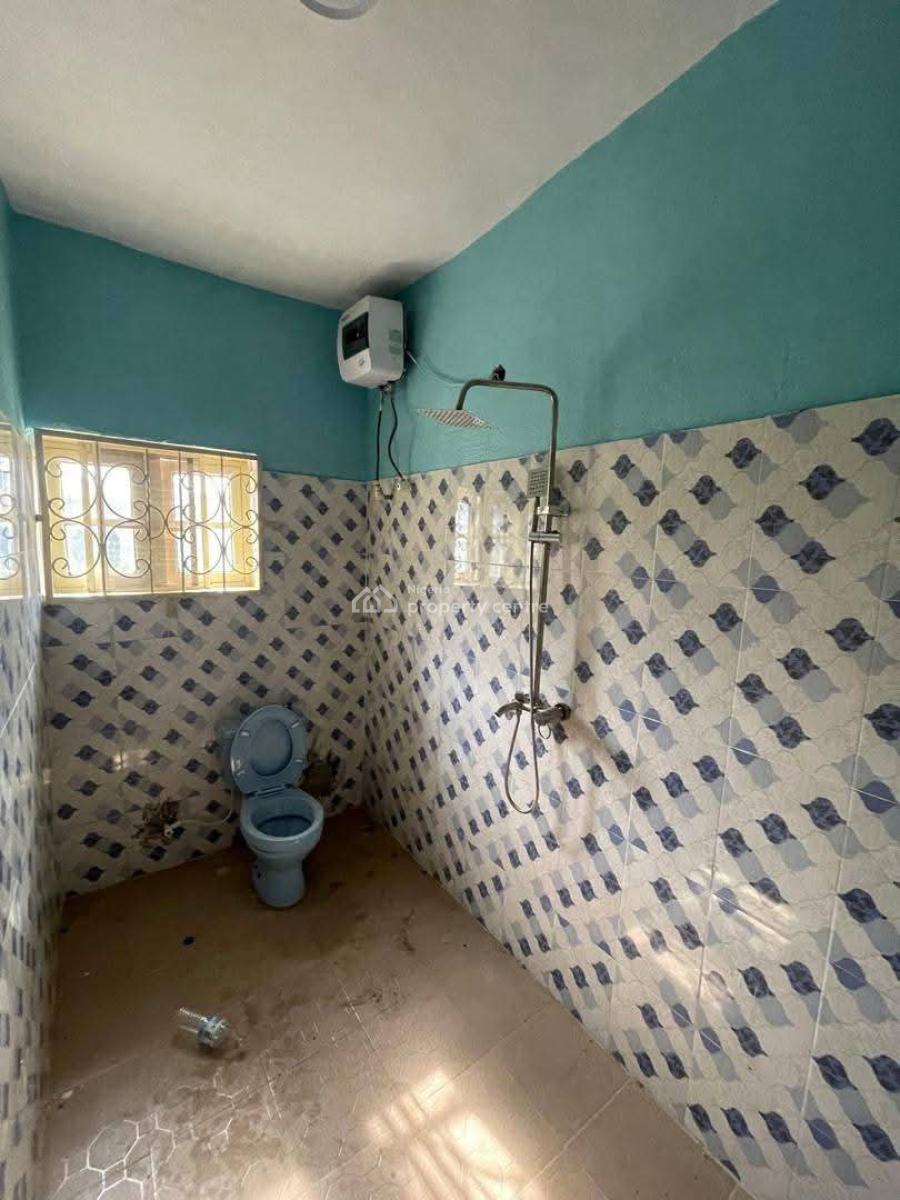 3bedroom Flat with Modern Facilities, Adebomi Pipeline,along Ayegun Oleyo Road,off Akala Express Ibadan, Ibadan, Oyo, Flat / Apartment for Rent