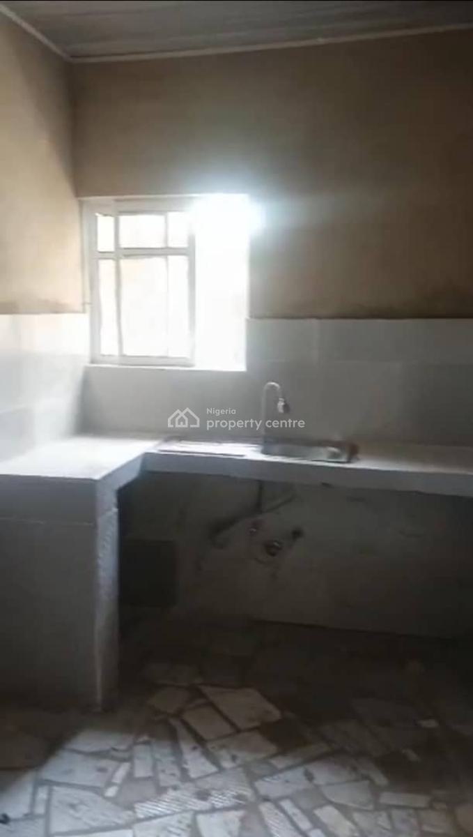 Lovely 2bedroom Flat, Adekunle, Yaba, Lagos, Flat / Apartment for Rent