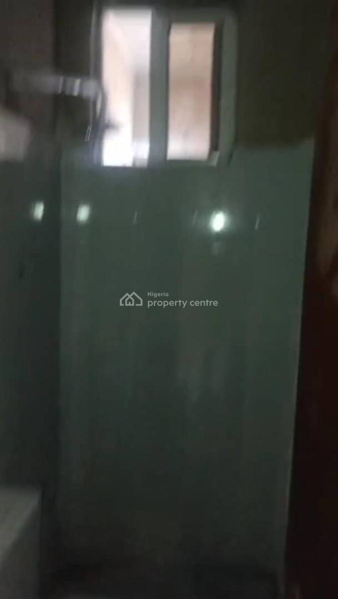 Lovely 2bedroom Flat, Adekunle, Yaba, Lagos, Flat / Apartment for Rent