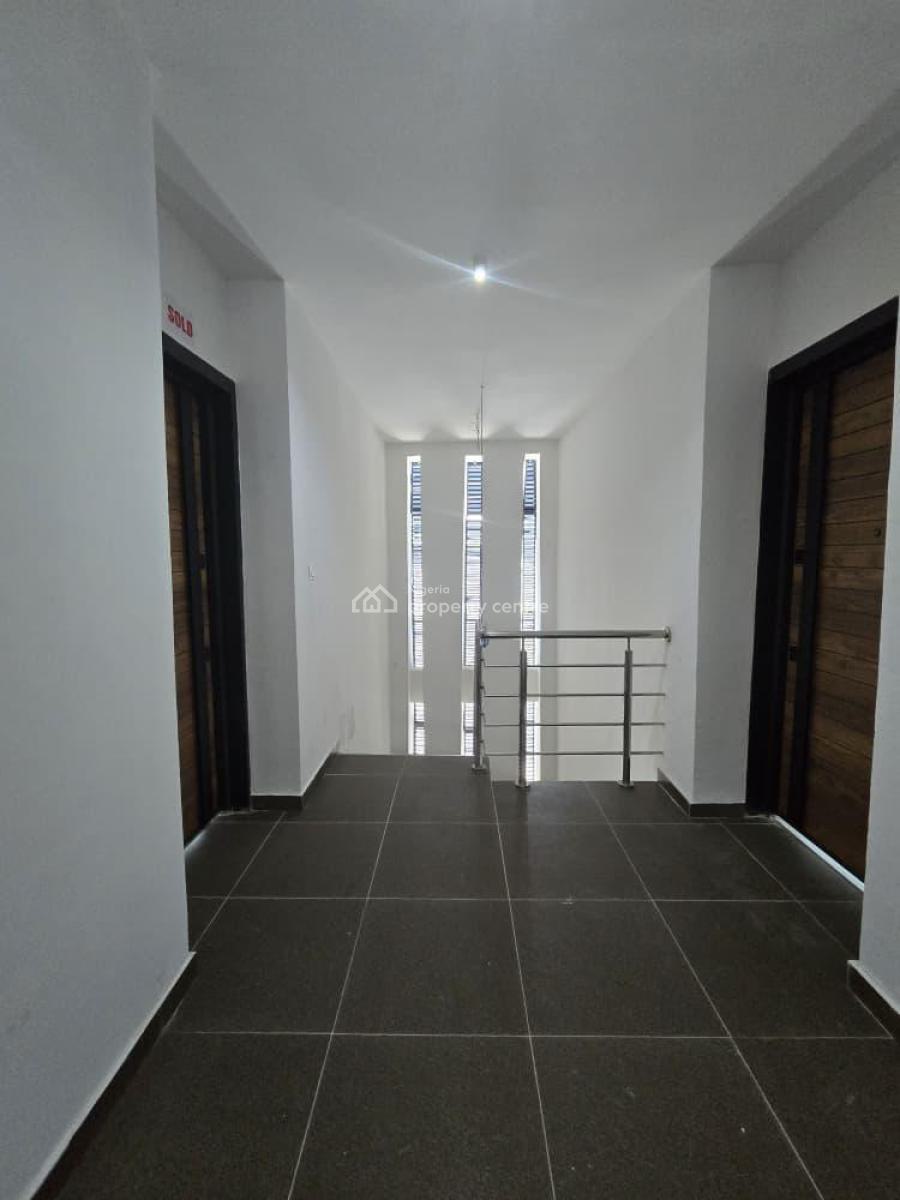 Stunning 2 Bedroom Apartment with Premium Amenities, Ologolo, Lekki, Lagos, Flat / Apartment for Sale