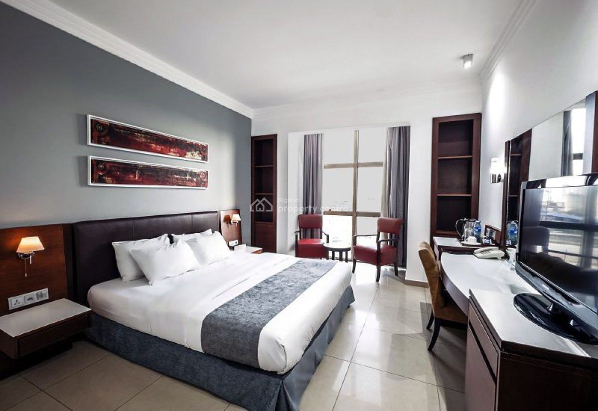 Luxury Hotel in a Prestigious Environment, Victoria Island (vi), Lagos, Hotel / Guest House for Sale