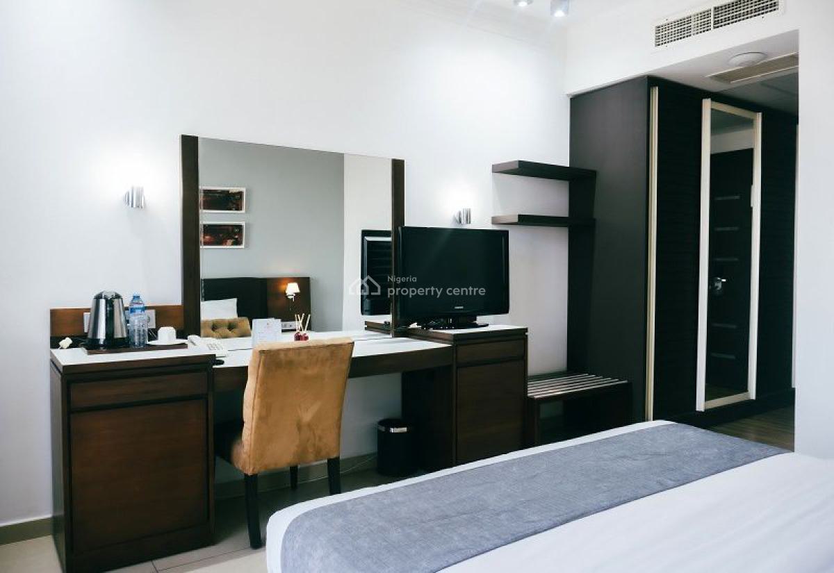 Luxury Hotel in a Prestigious Environment, Victoria Island (vi), Lagos, Hotel / Guest House for Sale