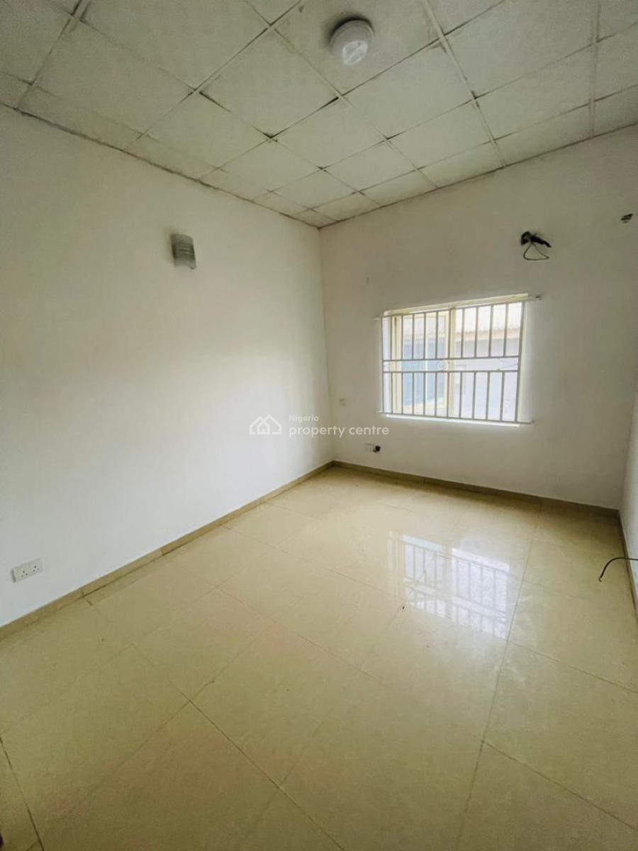 Upstairs Mini Flat with 2 Toilets ., Ogidan, Sangotedo, Ajah, Lagos, Mini Flat (room and Parlour) for Rent